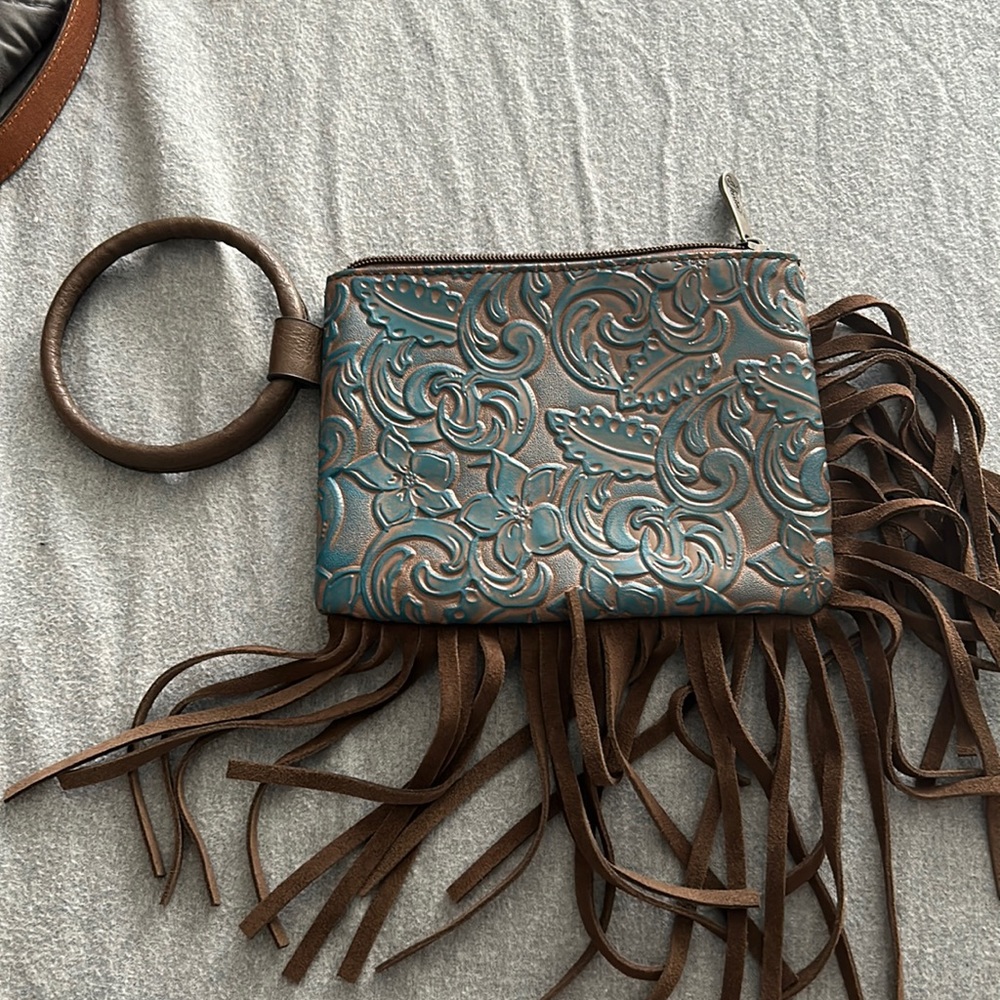 Fringe wristlet